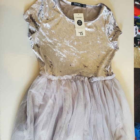 Girls Velvet Tool Dress - Picture 2 of 3